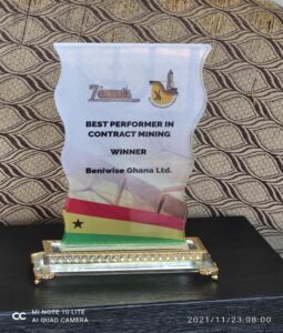 4fa04298-5f83-41ad-8445-4da5aff6044a